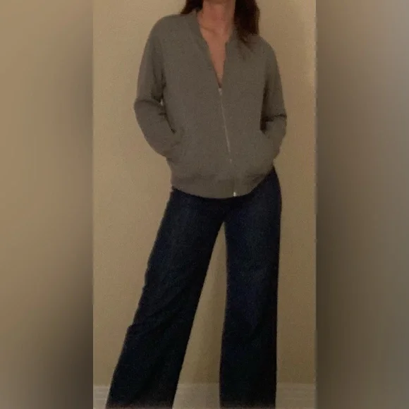 Gray Jacket - Picture 1 of 2